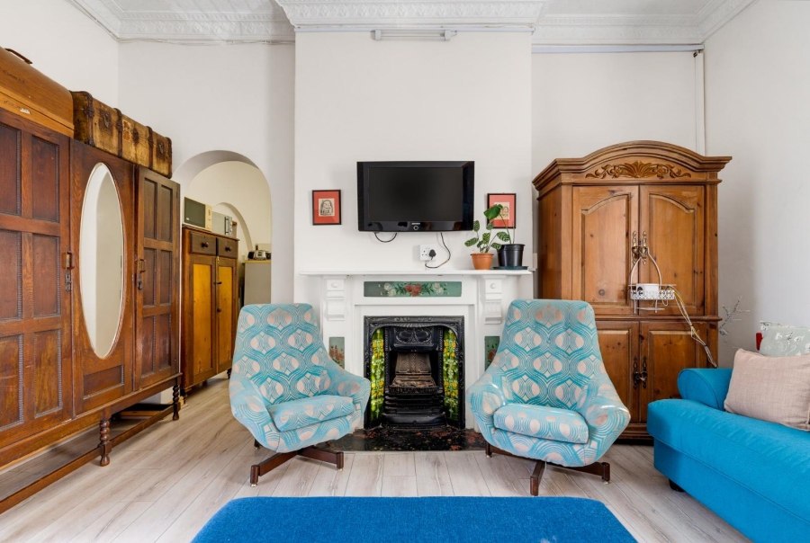 8 Bedroom Property for Sale in Vredehoek Western Cape